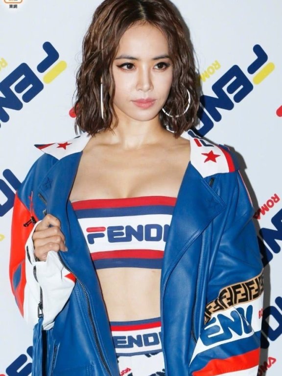 蔡依林穿着太大胆 最近的造型一般人都不敢穿