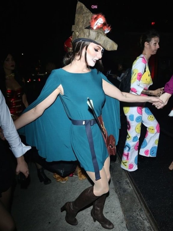 中外明星万圣节穿搭,看完觉得中国人太低调了,这样真能出门吗?