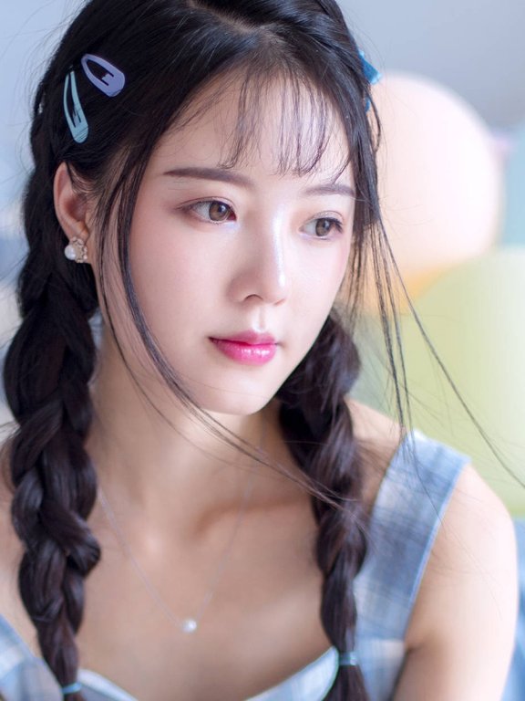 蓝色系清纯美女唯美时尚风格写真