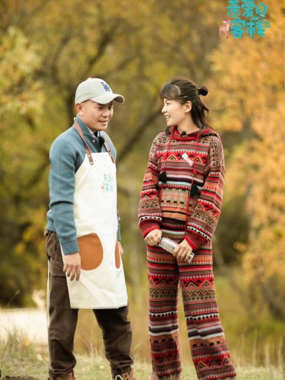 老板娘刘涛强势上线 深秋装扮素雅端庄