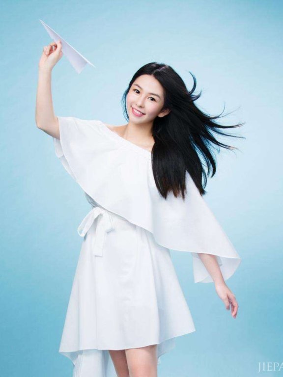 最美星二代沈月 和妈妈年轻时一样美
