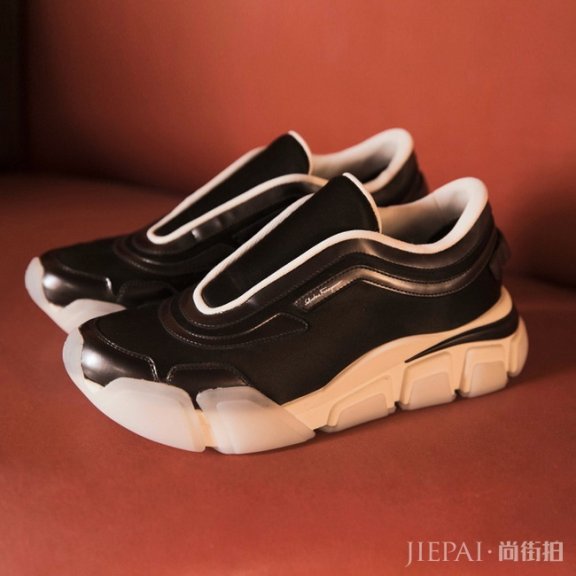 菲拉格慕2018秋冬系列运动鞋