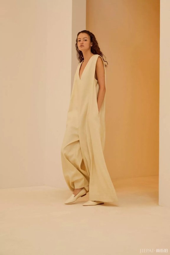 Céline 的最佳替代品——让我们见识一下这个来自美国的时尚品牌 Theory