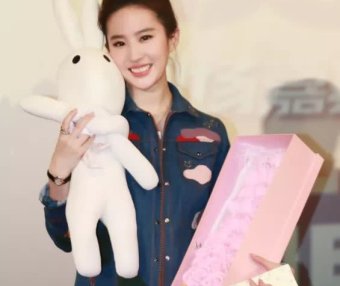 一拍照脸就变大,刘亦菲杨幂把解药给我了