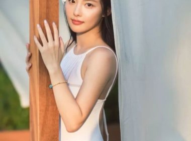 生了二胎美得仍像18岁,哪个冻龄神器霸占了张嘉倪梳妆台C位?