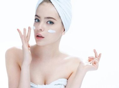 冬季逆龄护肤攻略:抚平颈纹+润手