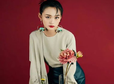 新天龙八部女主角何泓姗好精致!丸子头+樱花唇忒性感,满分满分