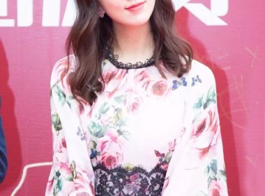 厚刘海也能有空气感？唐嫣赖美云教你发型也保暖