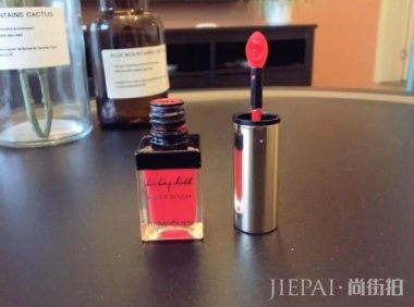 春夏涂什么颜色的口红