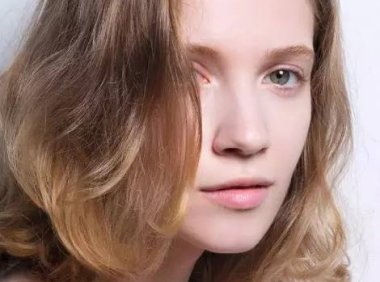 不用剪烫染！这三款发型，走到哪都有回头率！