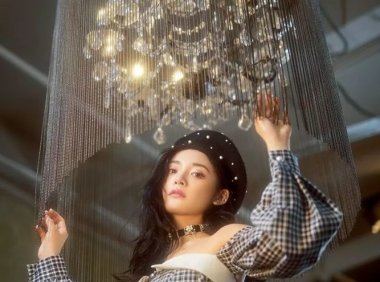 偷师周洁琼的“眼镜妆”,你也能360°×24H颜值不掉线!