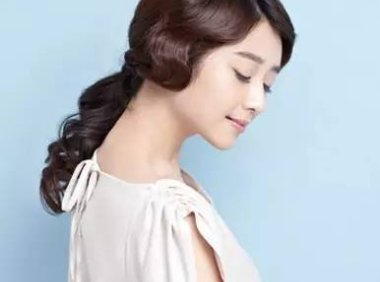 满大街都是半丸子头，我决定美的跟你不一样