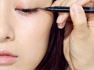 怎么化妆好看简单步骤 化妆细节让你轻松变美女