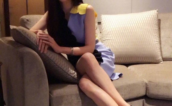 秋瓷炫越来越美,越来越瘦,欧尼的腿长有1米几?