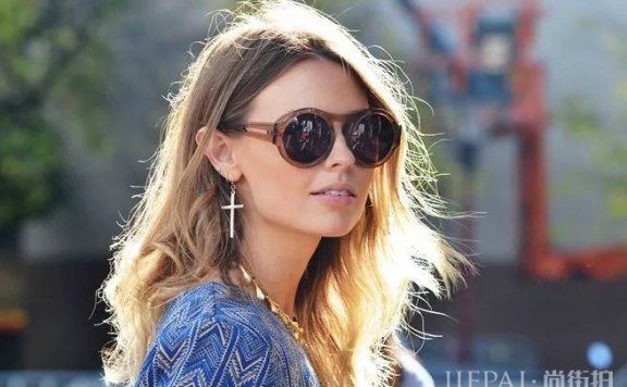 女人你要有一副出挑的耳环,怎么穿都美!