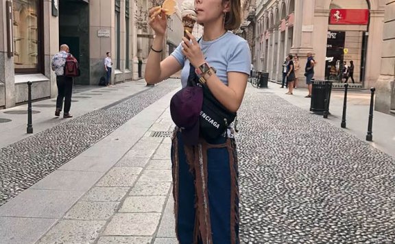 台上造型傻白甜,台下私服美上天!跟“人设”差很多的日本女演员们!