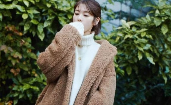 郑素敏带头变“臃肿”,让这个冬天温暖又时髦