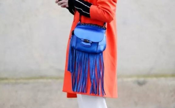 大衣+运动鞋，这样穿才最潮！