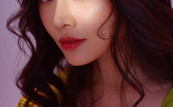 徐冬冬留长发更惊艳,因一款波浪长卷发气质十足,太美了