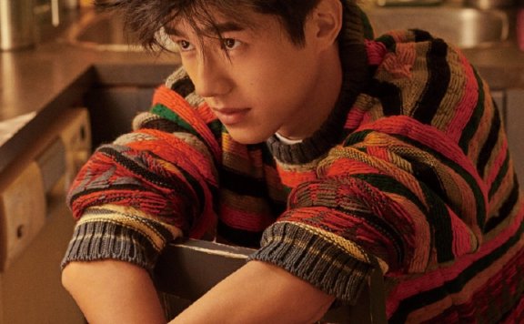 刘昊然终于换新发型了,偏分刘海拍大片男人味十足,帅得清新脱俗