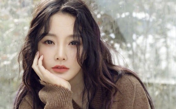 李小璐换新发型，青春靓丽魅力十足，秒变成17岁少女