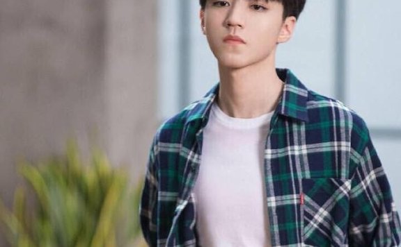 时尚不看脸？程序员必备格子衬衫 王俊凯穿出初恋味道