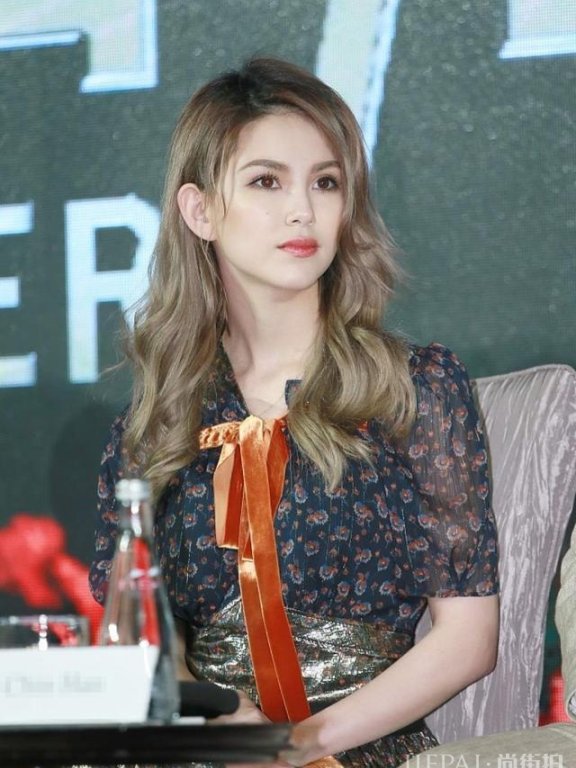 昆凌现实版洋娃娃出镜,网友:花了多少钱保养啊?