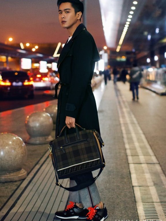 张若昀这是穿了女友的衣服？半夜撒狗粮，呼叫唐艺昕将他领走！