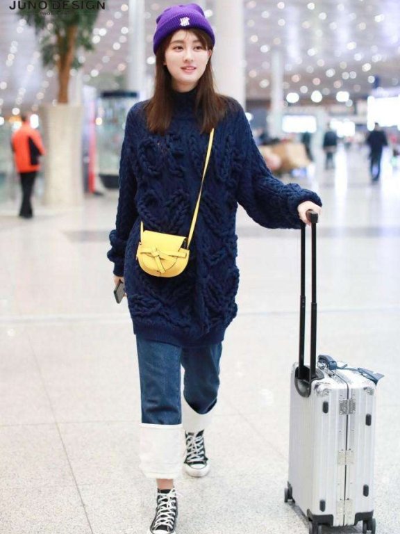 乔欣挑战长毛衣，腰长了一倍还秒变小短腿