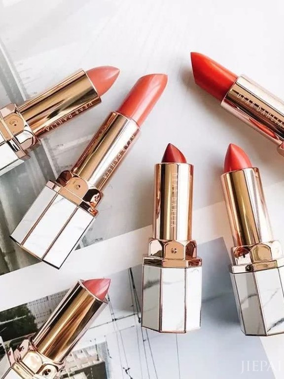 这些小众口红连戚薇都疯狂迷上，你不想入手吗？