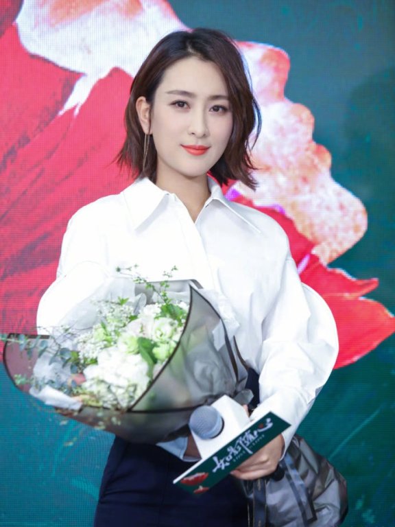 马苏的新发型太好看了，换了新发型气质完全不一样