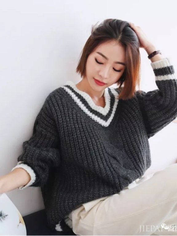 微胖女人选毛衣试试这3种,自带高级感,显瘦又很女神范