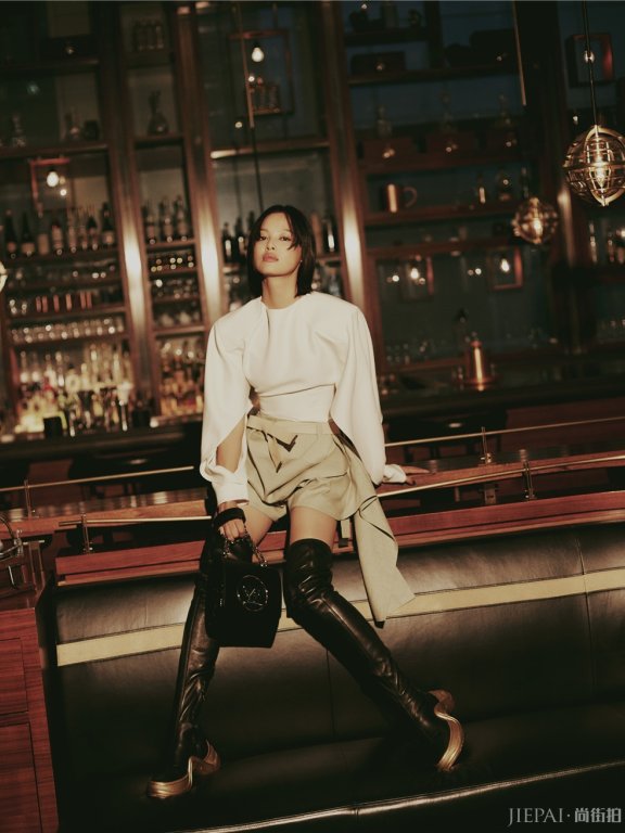 女星们把LV的老爹靴过膝的长度穿成范本!