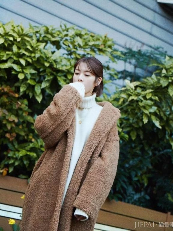 郑素敏带头变“臃肿”,让这个冬天温暖又时髦