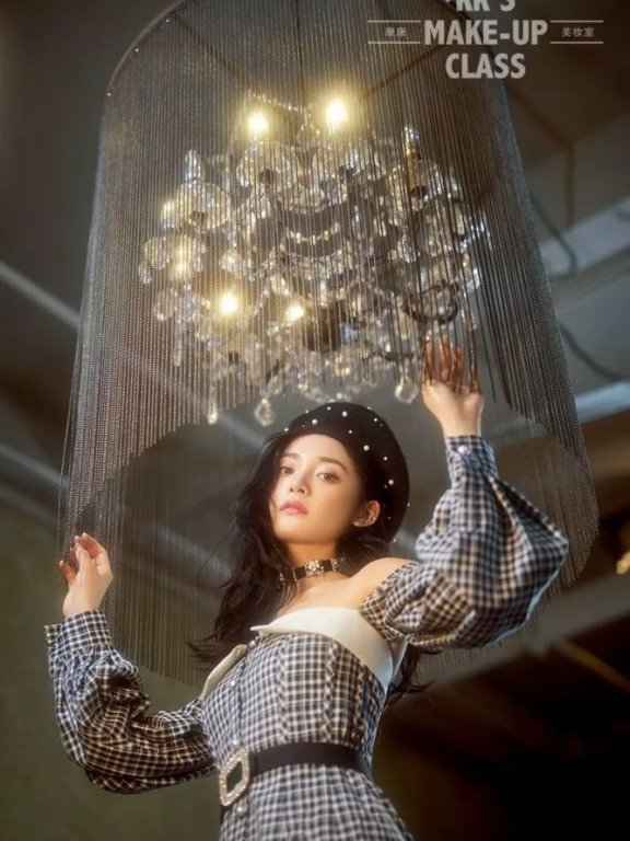 偷师周洁琼的“眼镜妆”,你也能360°×24H颜值不掉线!