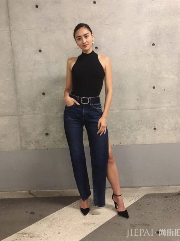 日本名模长谷川润生活美照