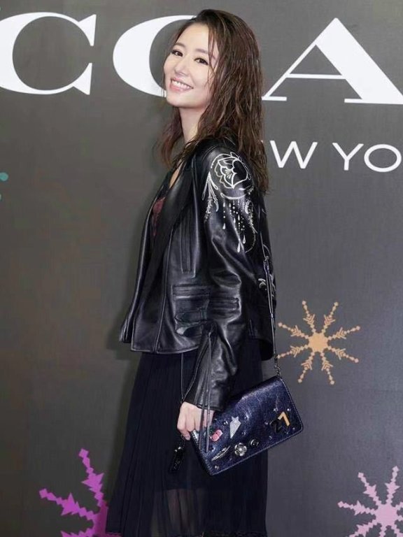 林心如娃生了，还那么年轻，网友都开始怀疑人生了！