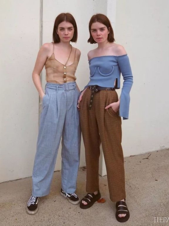 厌世脸、雀斑、1米5……这对史上最穷双胞胎博主为什么能火？