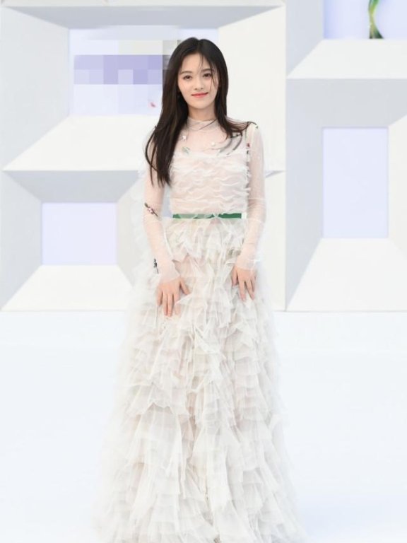 鞠婧祎这美貌也是没谁了,尤其是穿长裙的样子,太仙了