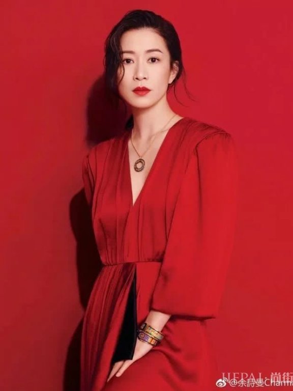 佘诗曼为了摆脱“电驴脸”,私下竟用这些狠招数?