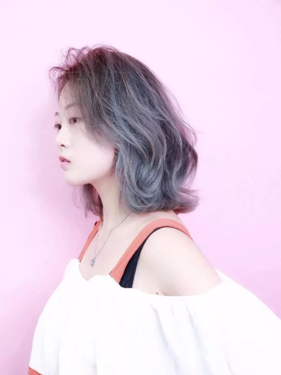秋季最流行的“鱼尾烫”发型,让你变时髦,还有气质!