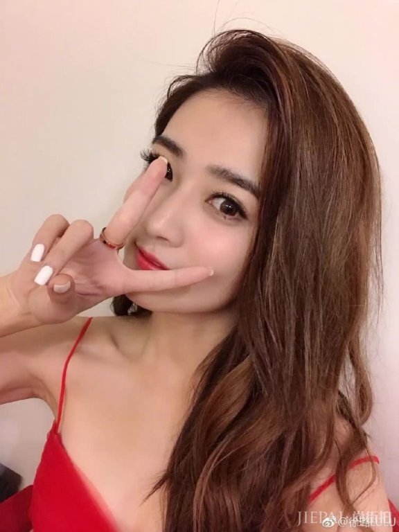 发色决定颜值,今冬选这两种准没错