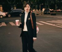 今年秋冬一定要选这款包，优雅、时髦还便携