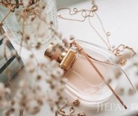 小猪包香水价格 超级清新的小苍兰