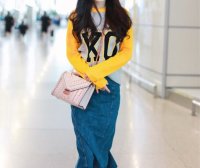 杨幂12月机场街拍，明亮又精致，颜值越来越高！