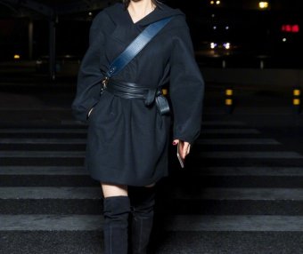 王子文黑色连衣裙穿出了高个子,显高穿搭学她就好