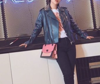 杨紫皮衣搭配纱裙帅气又甜美,早该这样穿了