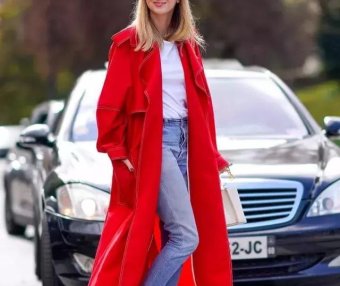 红色大衣怎么穿才不俗气？