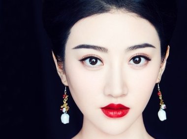 景甜刘诗诗都在pick故宫口红?