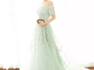 半个娱乐圈都在卷的爆火“仙女烫”发型，谁换谁美